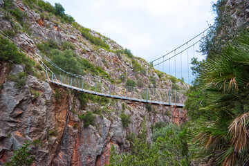 Sendero Chulilla, puentes colgantes