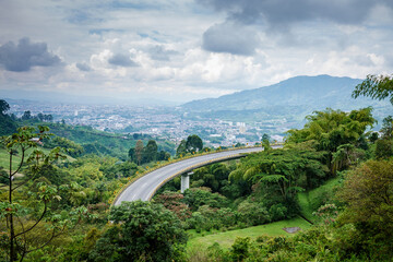 Puente Helicoidal entre Pereira y Santa Rosa Risaralda Colombia