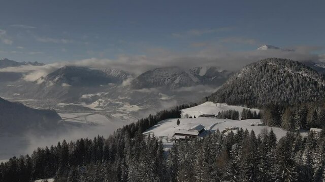 Winter im Zillertal, Tirol, Drohnenflug