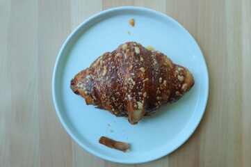 croissant , French croissant or French bread