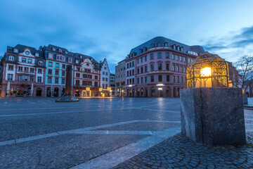 Der Marktplatz in Mainz am frühen Morgen