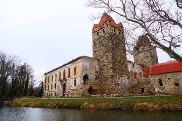 Obraz premium Schlossruine Schloss Pottendorf