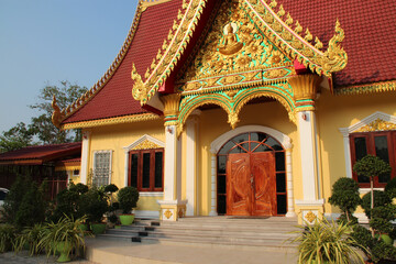 Fototapeta na wymiar buddhist temple (Wat Sisakhet) in vientiane (laos)
