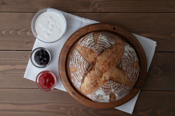 パン ド カンパーニュ フランスのパン ジャム テーブル