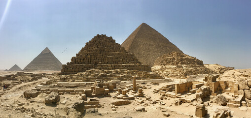 pyramids of giza