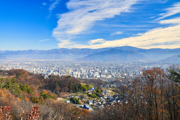 高台から望む秋の長野市街並み