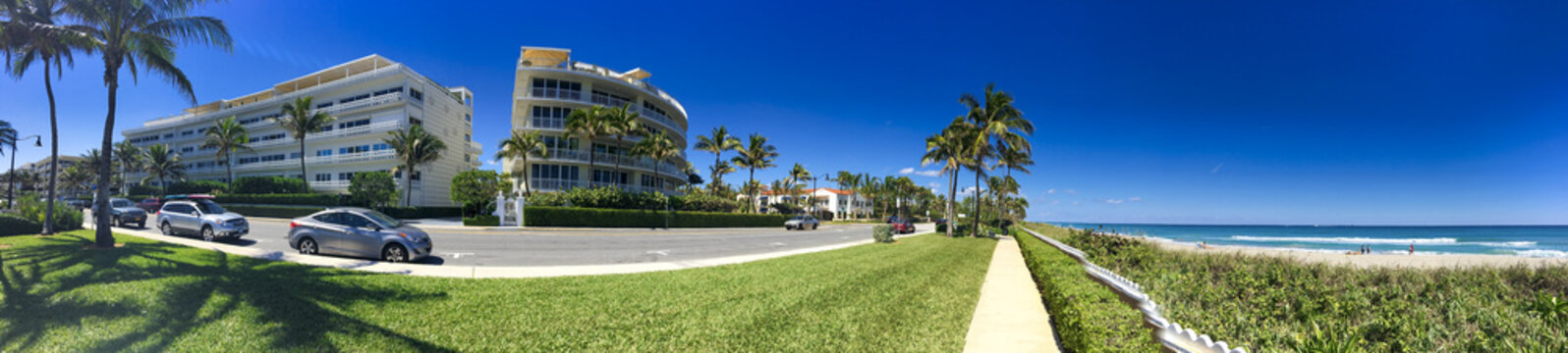 PALM BEACH, FL - FEBRUARY 2016: Beautiful Scenario Along The City Coastline On A Sunny Winter Day