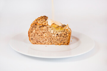 Banana bread with ice cream of vanilla