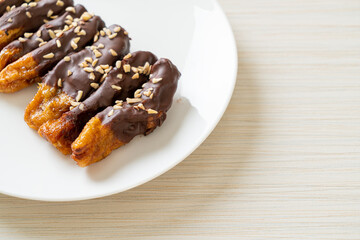 banana chocolate coating or banana dipped chocolate