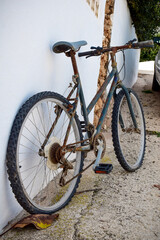 Fototapeta na wymiar old bicycle on a street
