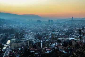 Obraz premium Colorful sky and sunset over Sarajevo. The city of Sarajevo in the fall before winter. Sarajevo, Bosnia and Herzegovina.