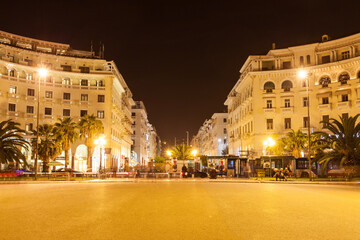 Fototapeta na wymiar Aristotelous Square in Thessaloniki
