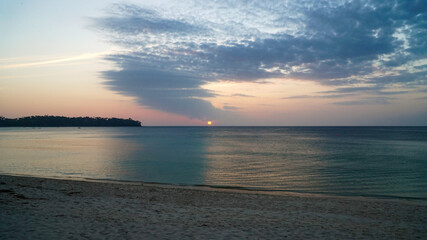 Fototapeta na wymiar Sunset on Bang Tao Beach