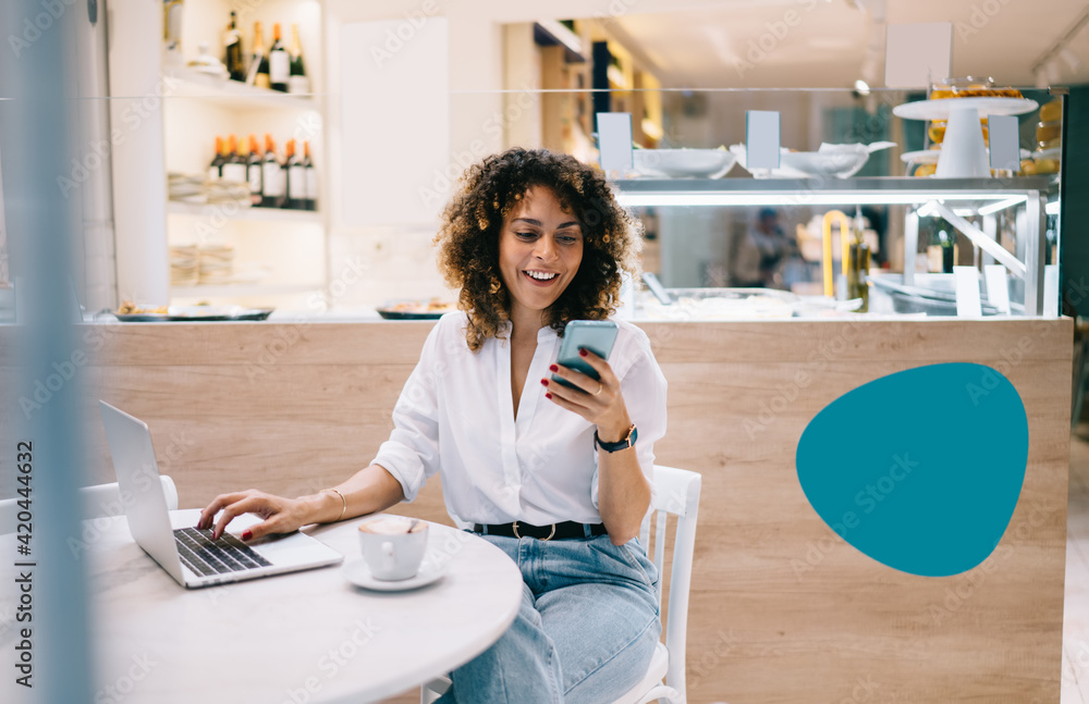 Aufkleber smiling female manager using digital cellphone gadget for checking delivery service via online app c