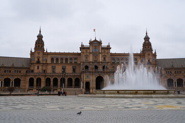 Fototapeta na wymiar Palace on Plaza de España, Seville