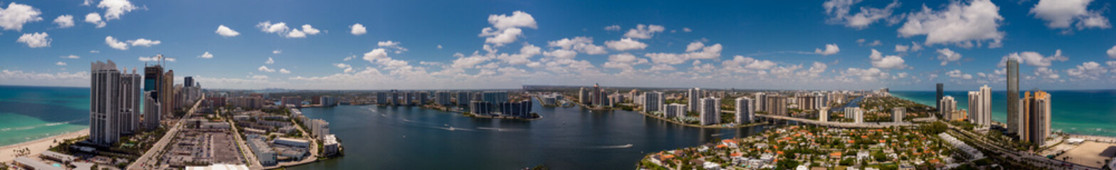 Obraz premium Aerial panorama Miami Dade County coastal scene