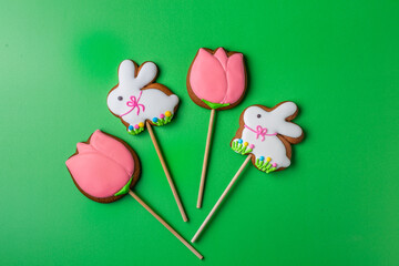 Gingerbread for Easter. Gift cookies. Green background