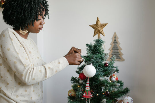 Decorating the christmas tree