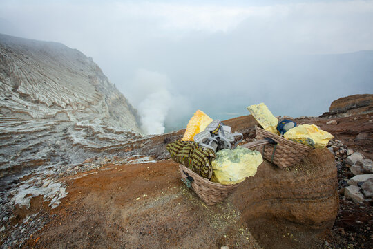 Java Travel Asia Volcano Sulfur Valley Steam Working Basket