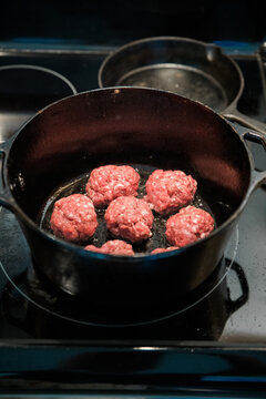 making meatballs at home