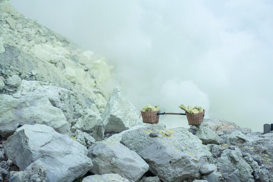 Java Travel Asia Volcano Sulfur Valley Steam Working Basket