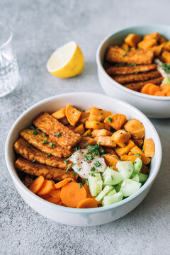 Healthy tempeh bowl