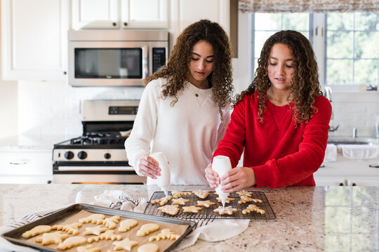 Baking christmas cookies