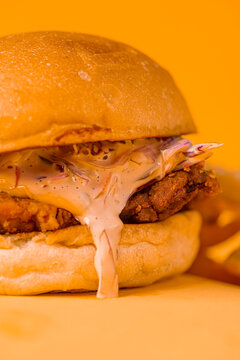 hamburguesa con queso fodo naranja detalle