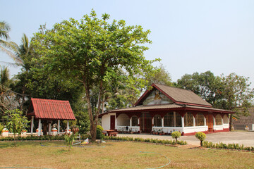 Fototapeta na wymiar buddhist temple (wat hosian voravihane) in luang prabang (laos) 