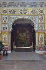 Fototapeta na wymiar Beautiful gate at the city palace in Udaipur