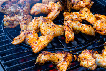 the delicious barbecue chicken wings with a crispy crust