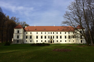 Fototapeta na wymiar zamek Sucha Beskidzka w Małopolsce