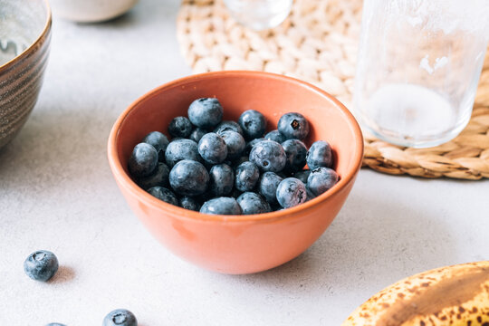 Fresh blueberries in a bowl