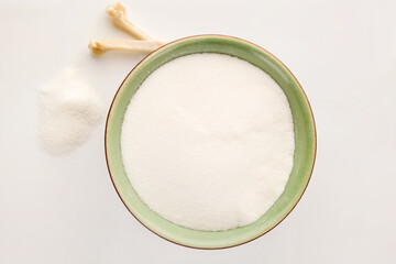 Collagen powder in bowl.