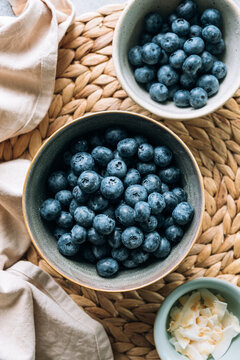 Fresh blueberries in a bowl