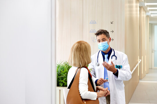 A doctor with his patient