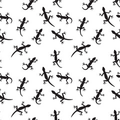 Naklejka premium Black silhouette creeping of lizard on white background. Seamless pattern. Vector Illustration