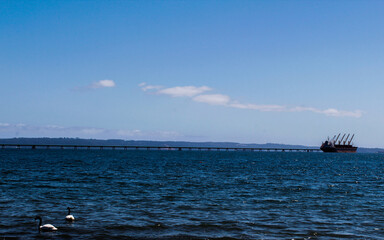 Paisajes del oc&eacute;ano en el muelle.