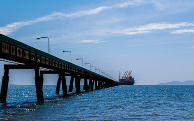 Paisajes del oc&eacute;ano en el muelle.