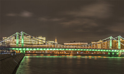 Fototapeta na wymiar Ночной городской пейзаж, мост, река, ночь