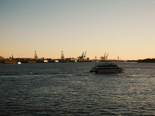BOAT AMD HUSDON RIVER NYC