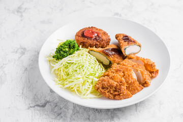 揚げ物の盛り合わせ