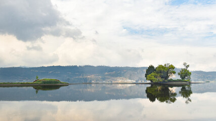 Fototapeta premium lake in the forest