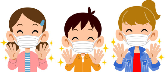 手洗いをしてマスクをつけた笑顔の三人の子どもたちの上半身
