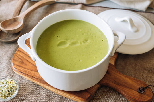 Peas and zucchini creamy soup