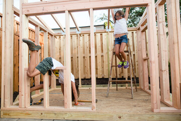 kids building a club house