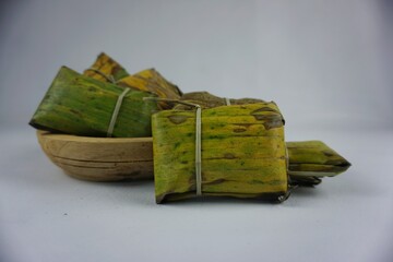 tempeh wrapped in banana leaves