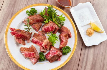 高級牛肉ステーキ　7種類の部位の食べ比べコース