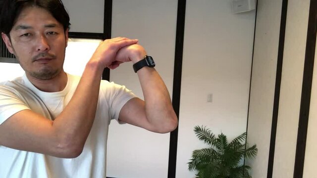 肘の屈曲・回内動作改善ストレッチ（#肘筋 #長橈側手根伸筋 #短橈側手根伸筋 #回外筋 #円回内筋）#76