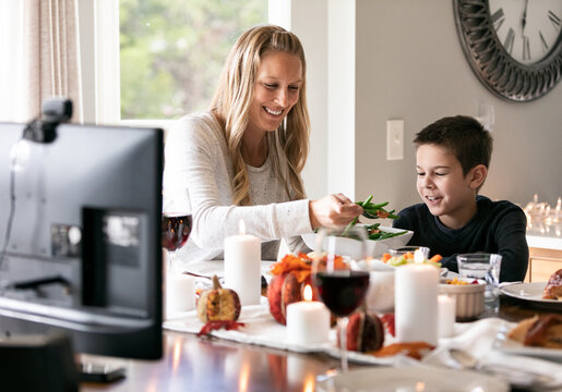 Thanksgiving: Mother Serves Up Green Beans Side Dish